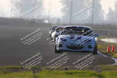 media/Jan-18-2026-CalClub SCCA (Sun) [[8bc6468723]]/Group 7 Race/Turn 1/